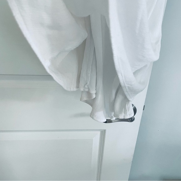 Lulus Scoop Neck Lightweight Flowy Top White Rayon Size L - Picture 6 of 10